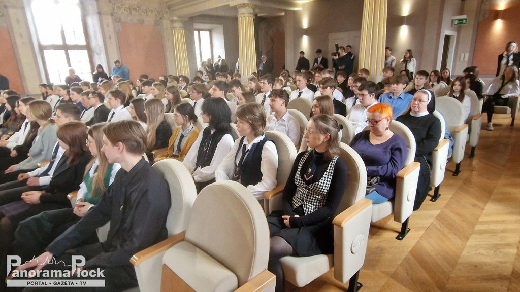 Wizyta Ministry Barbary Nowackiej w Małachowiance