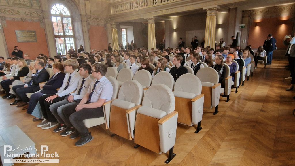 Wizyta Ministry Barbary Nowackiej w Małachowiance