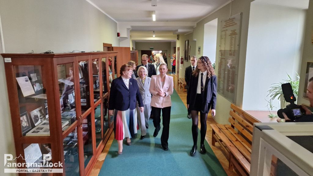 Wizyta Ministry Barbary Nowackiej w Małachowiance