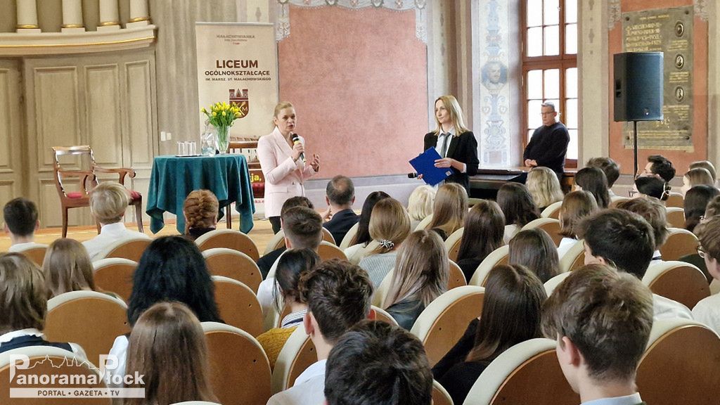 Wizyta Ministry Barbary Nowackiej w Małachowiance