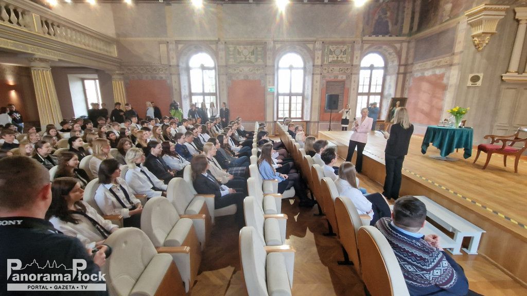 Wizyta Ministry Barbary Nowackiej w Małachowiance