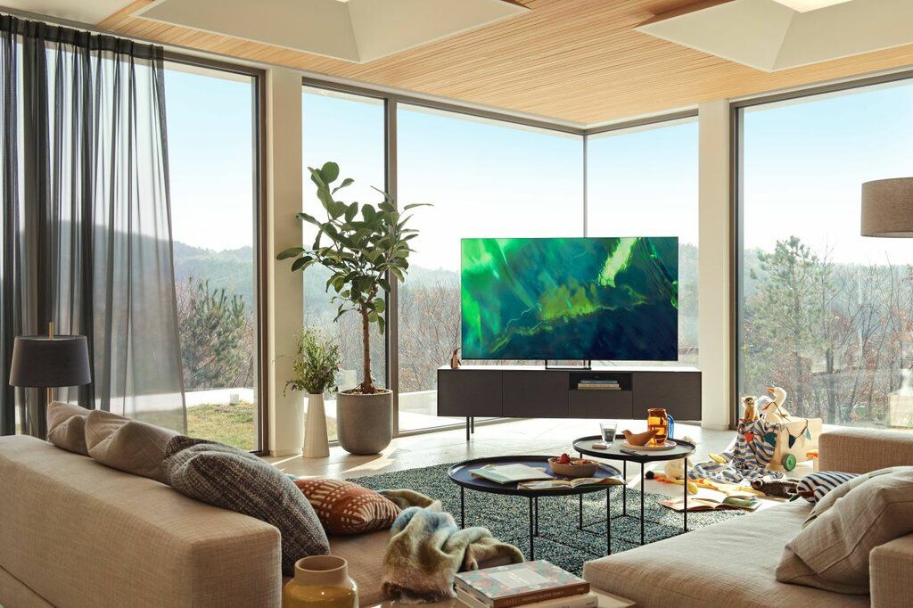 Samsung Q77A -  świetny telewizor dla nawet dużej rodziny