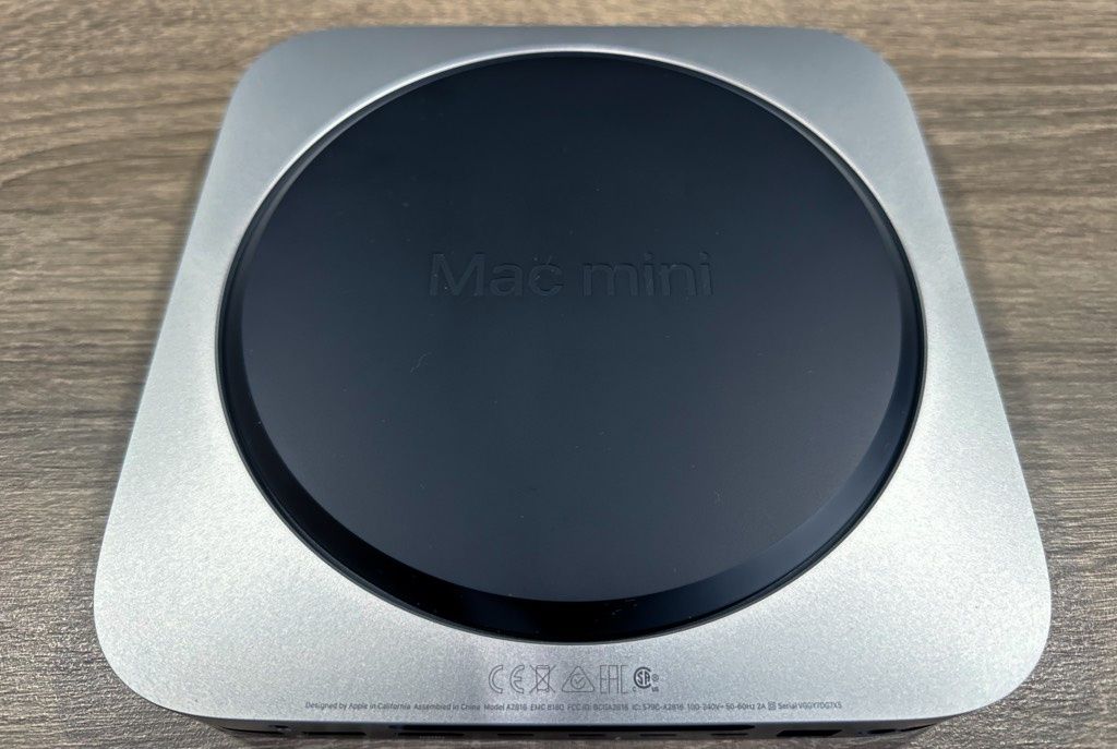 Mac mini m2 pro spód