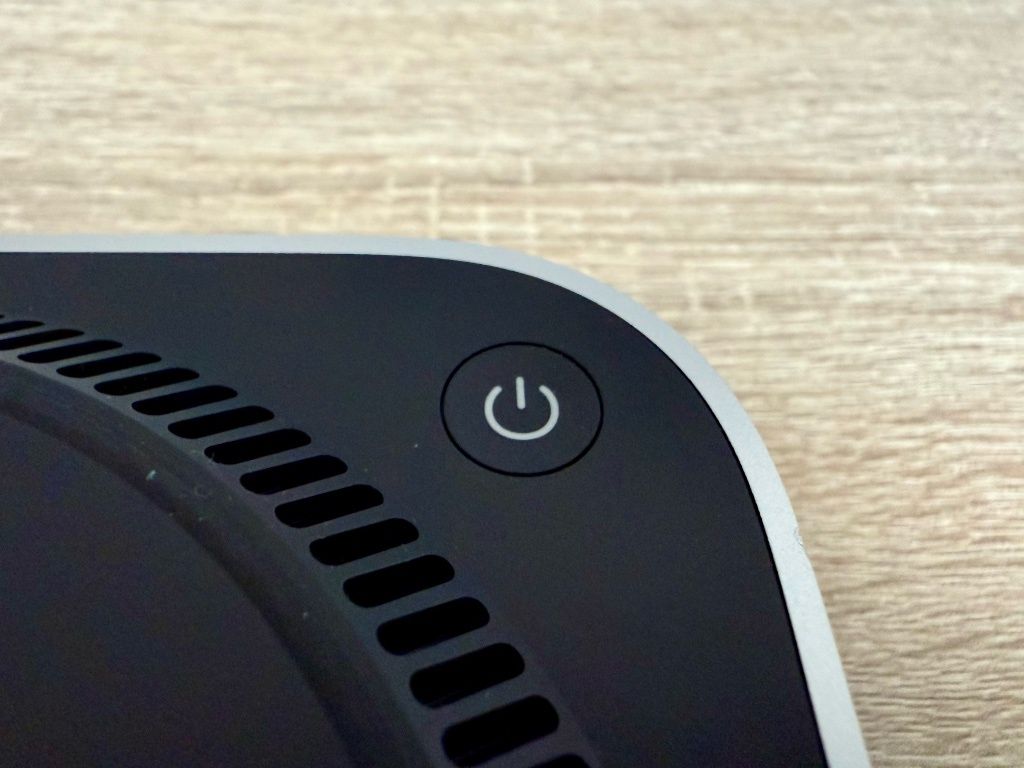 Mac mini m4 pro przycisk do włączania