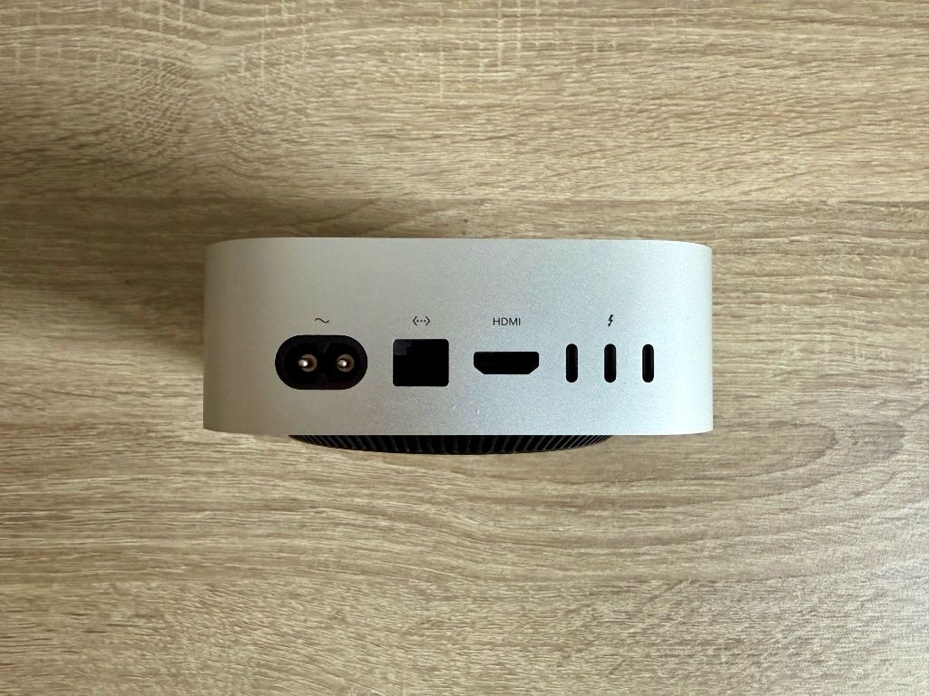 Mac mini mr pro porty tył
