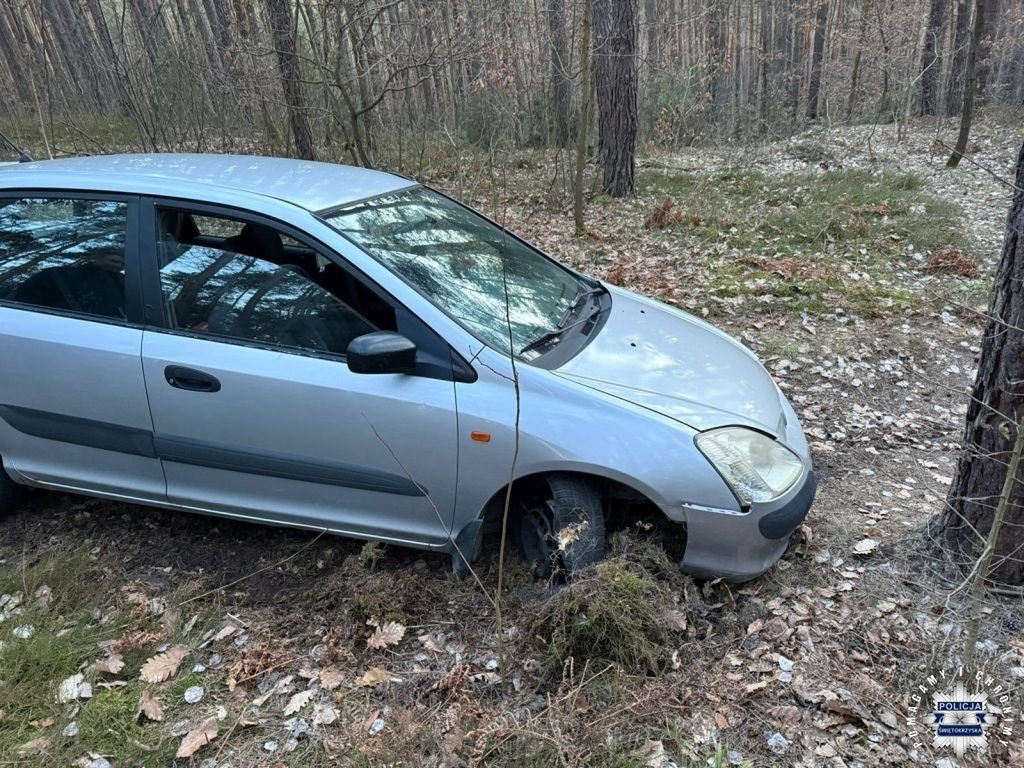Pojazd zatrzymany po policyjnym pościgu