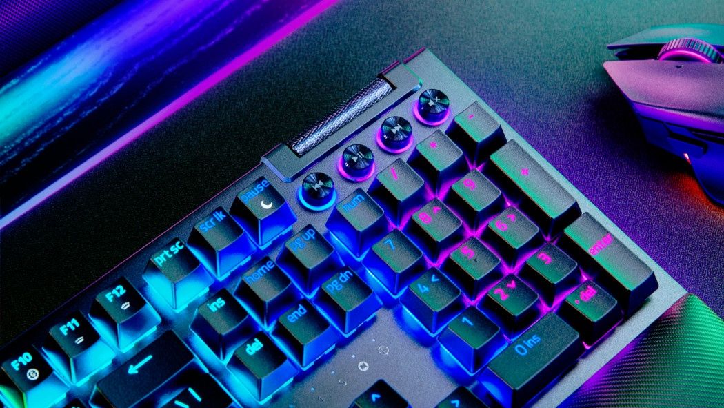 Razer BlackWidow V4 Pro multimedia