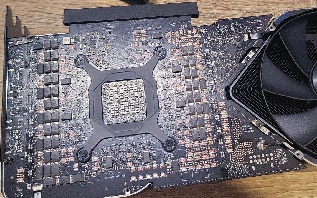 GeForce RTX 4090 - płytka drukowana