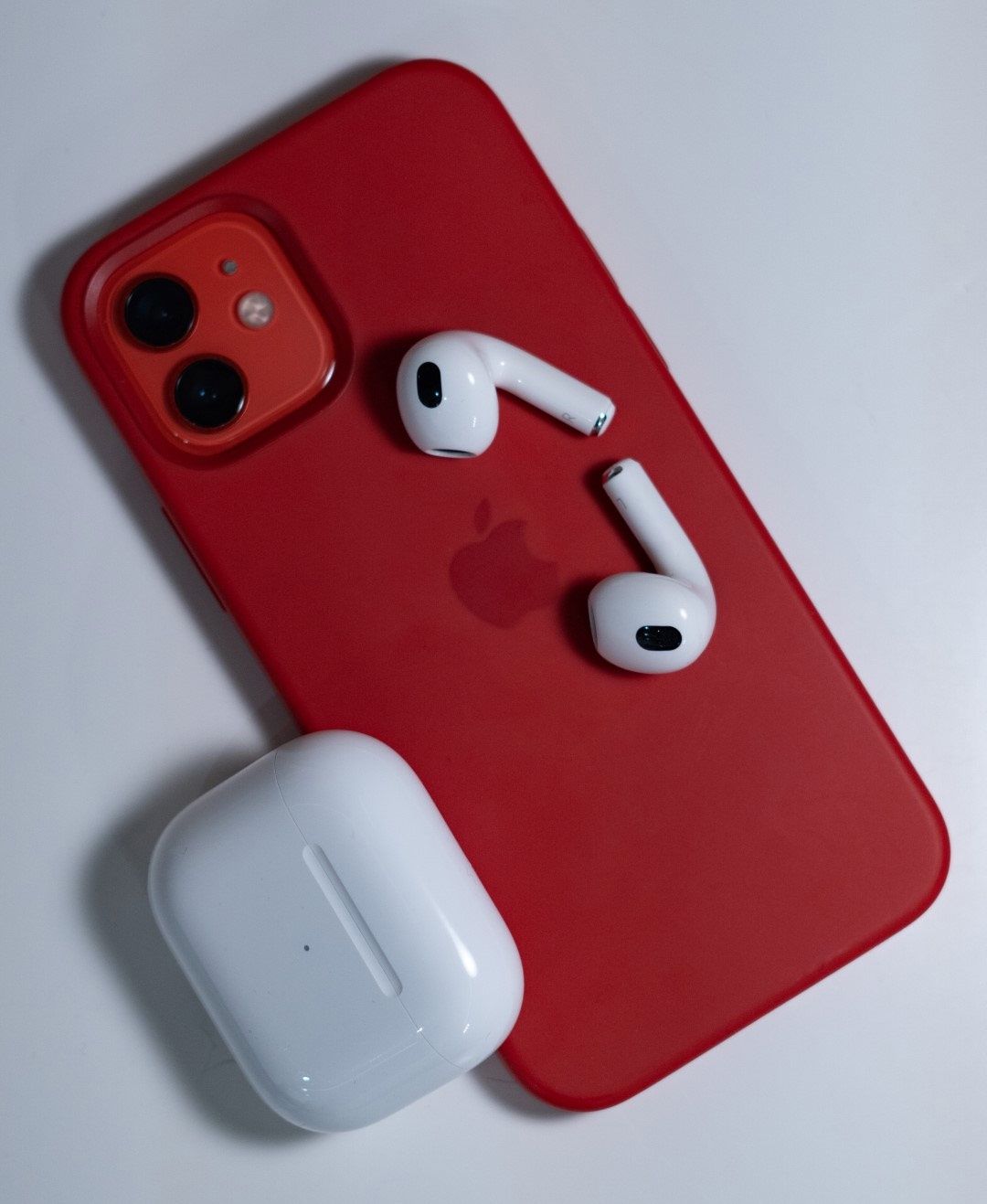 AirPods 3 MacBook
