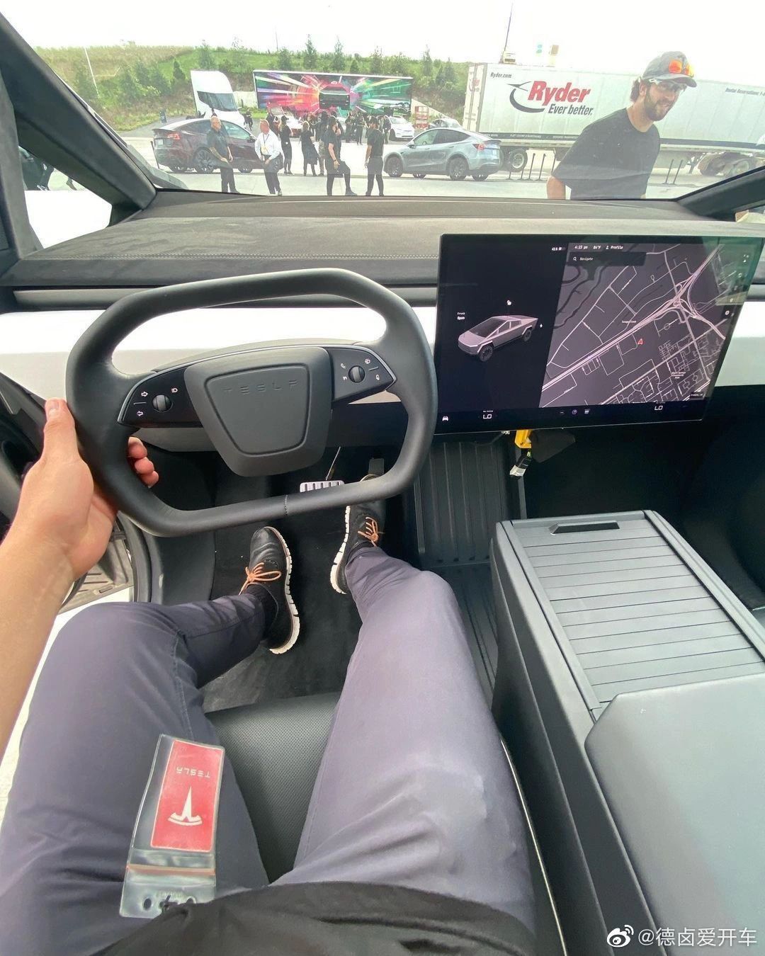 Tesla Cybertruck wnętrze