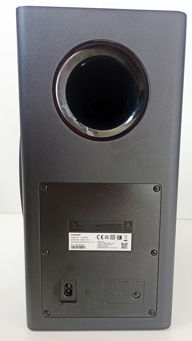 Samsung HW-Q800A - subwoofer od tyłu