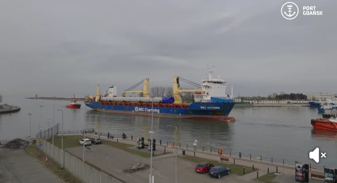 Gigantyczne kolumny w Gdańsku 