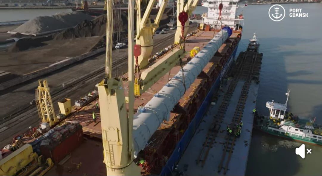 Gigantyczne kolumny w Gdańsku 