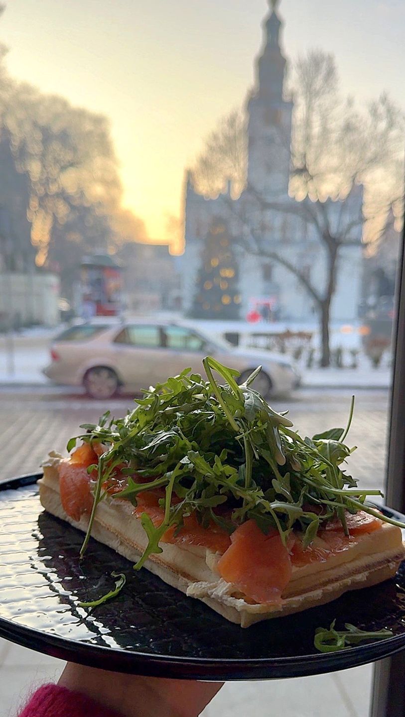 Gofr z łososiem i kremowym serkiem u Bociana