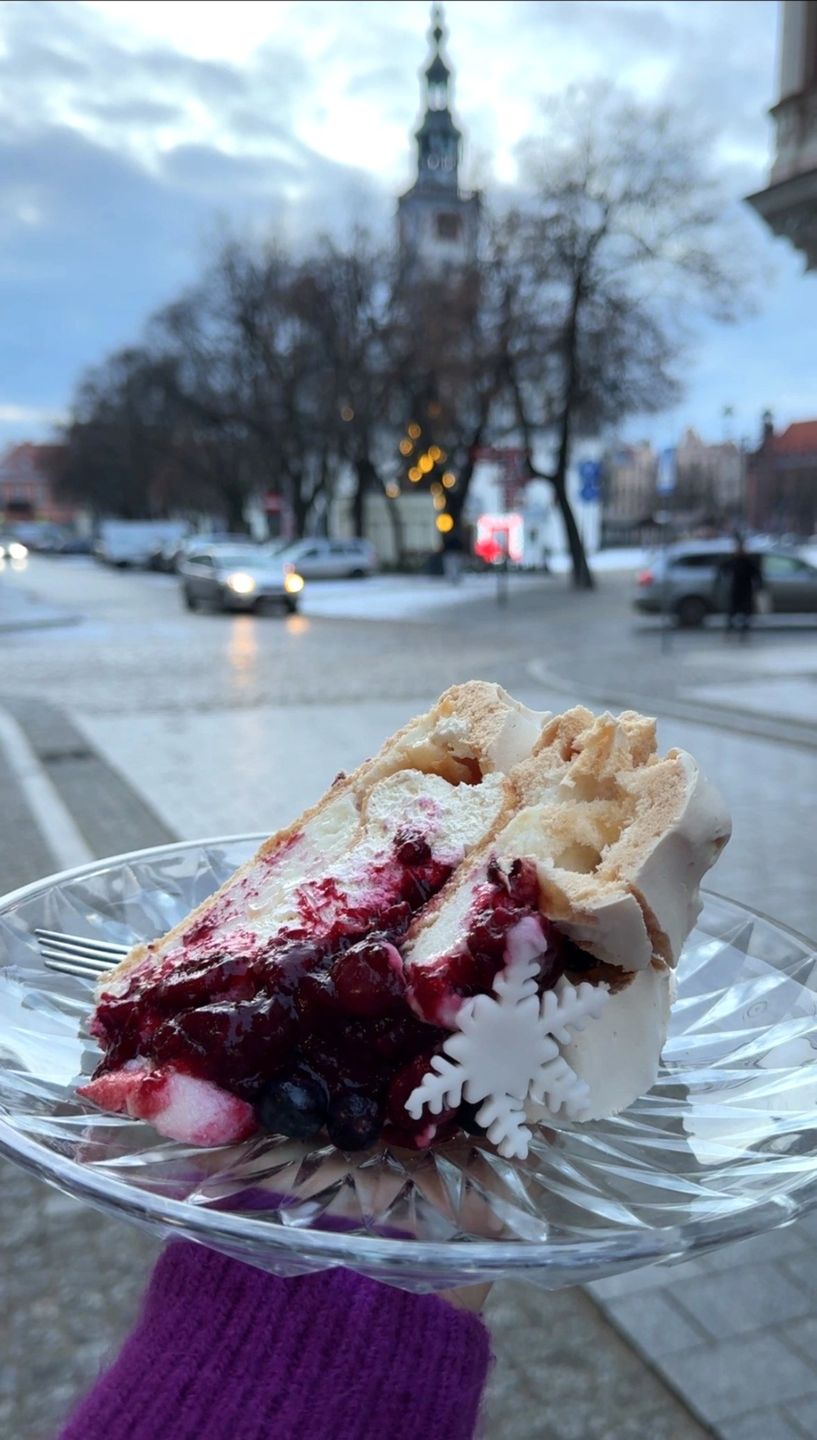 Beza z wiśniami czyli hit kawiarni PrAlinka w Chełmnie