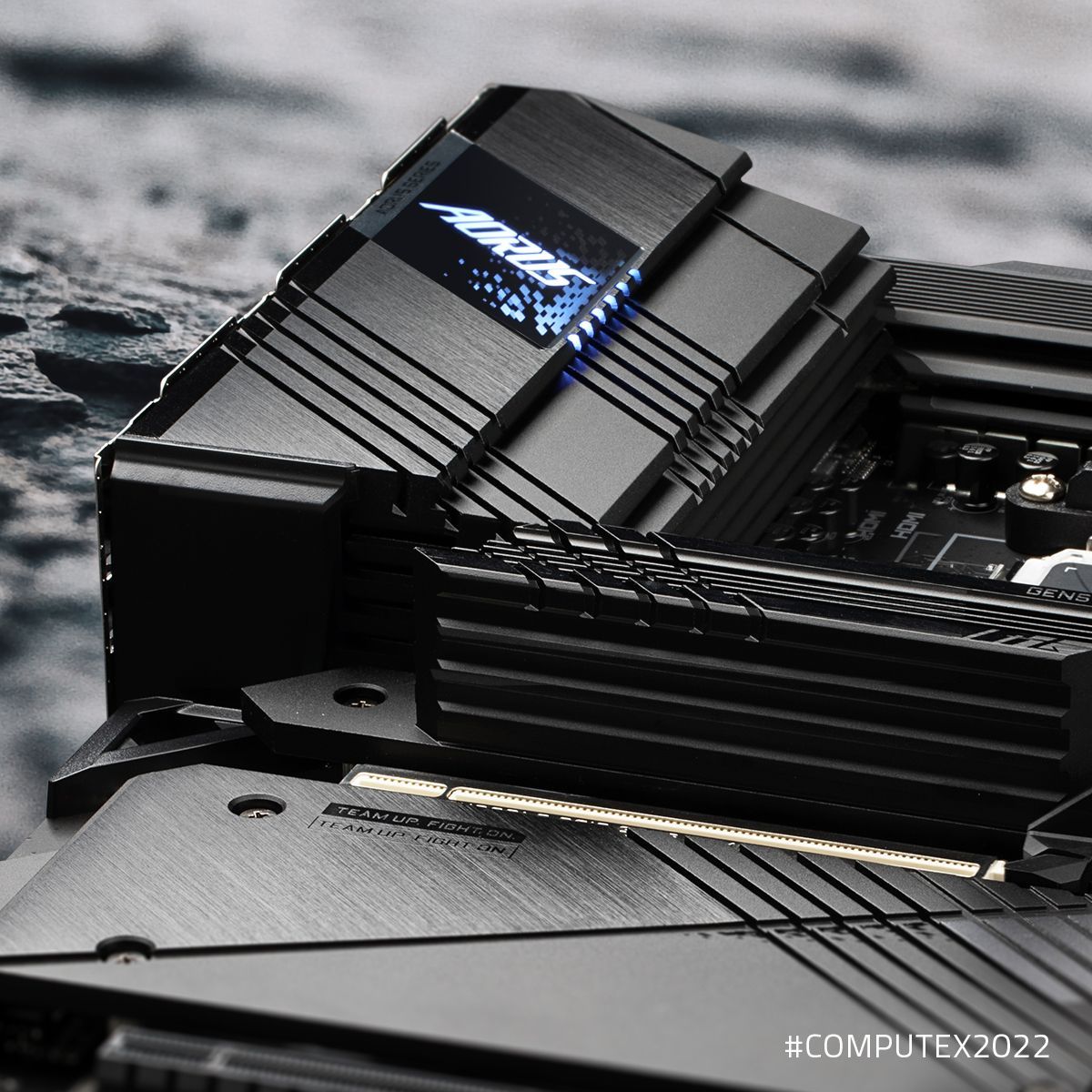 Gigabyte X670 Aorus Pro AX