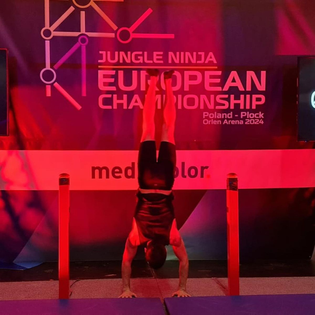 Wyślijmy Patryka Obrębskiego do Kalifornii na UNAA World Series Finals Season 9