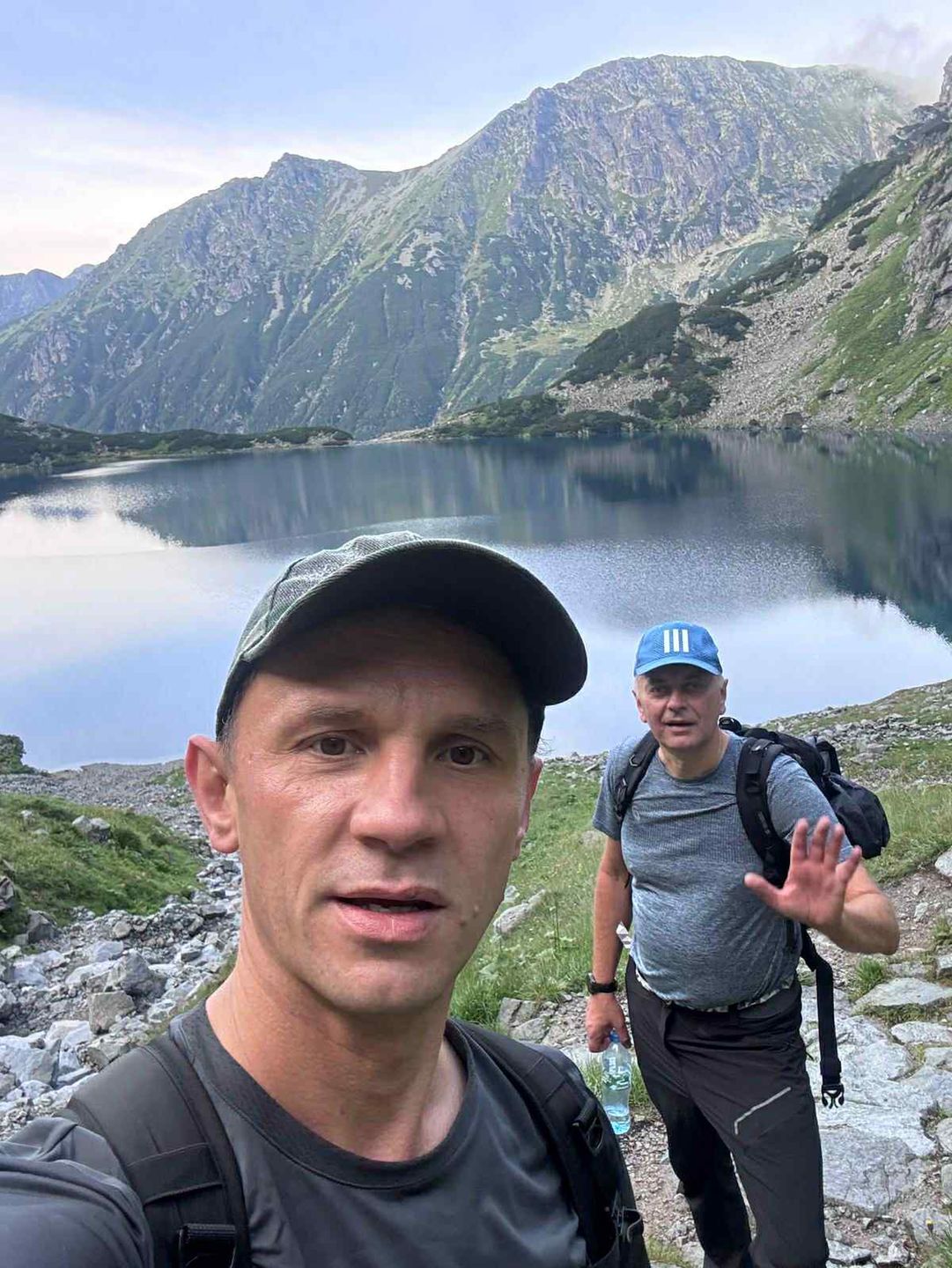 Paweł Ślęzak wspina się, aby zaapelować o wsparcie dla Oli