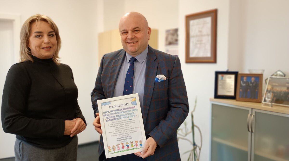 Policjanci zebrali książki 