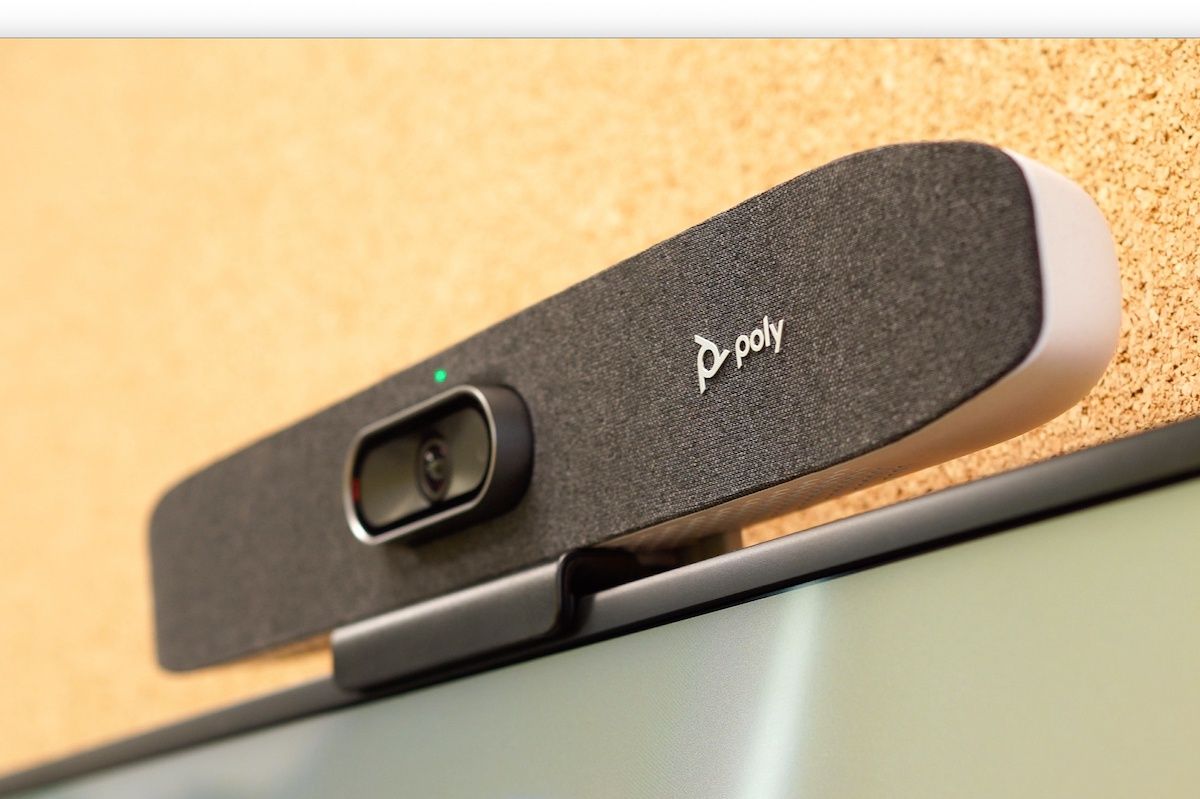 Poly Studio R30