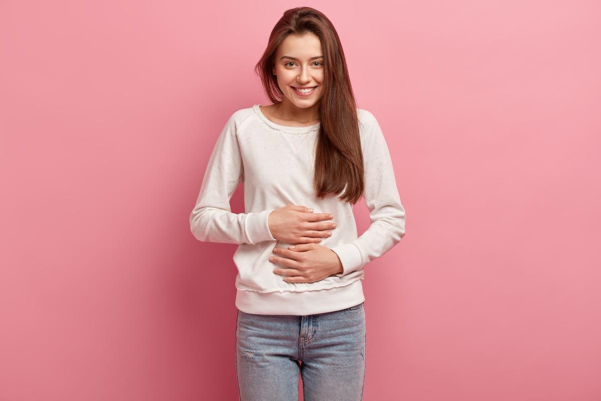 Cechą charakterystyczną A. muciniphila jest jej zdolność do rozkładania mucyny, co pozwala na utrzymanie równowagi między degradacją a odnową błony śluzowej jelit [13]. 