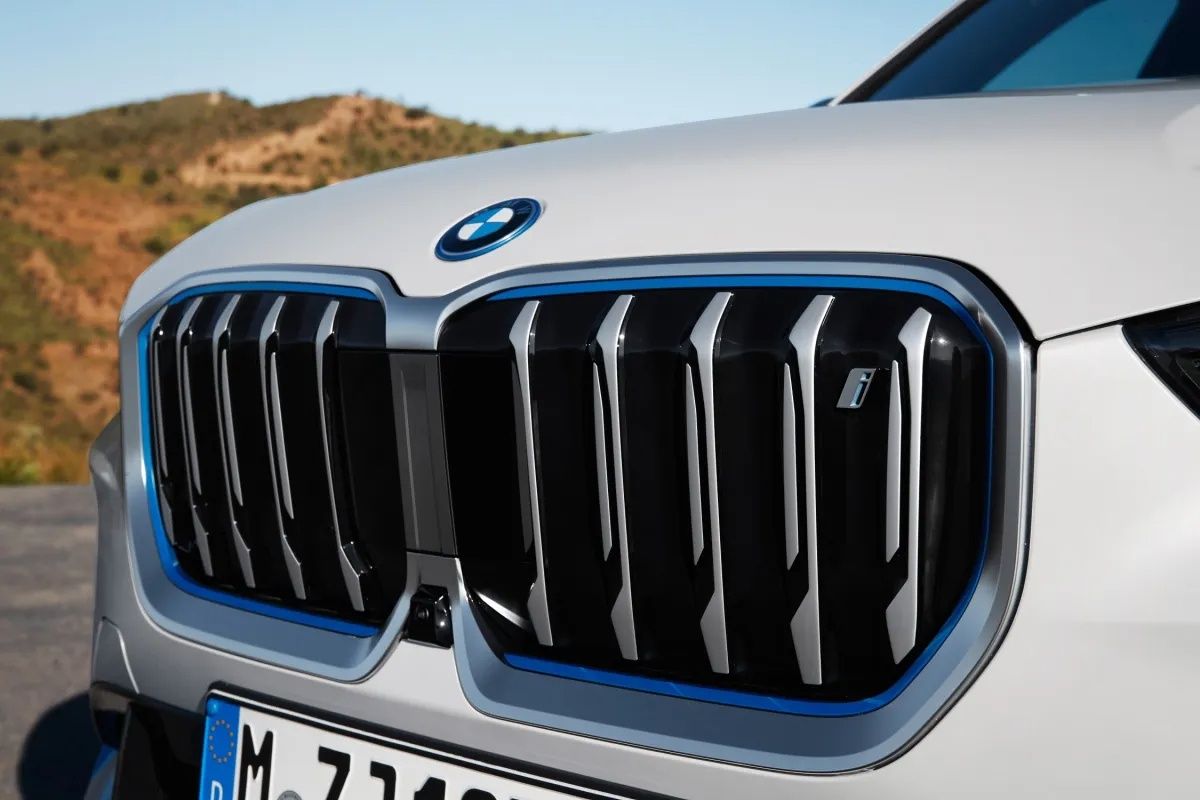 BMW iX1