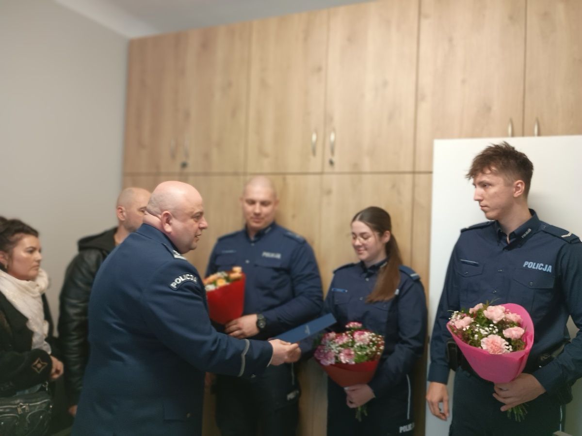 Podziękowania dla policjantów 