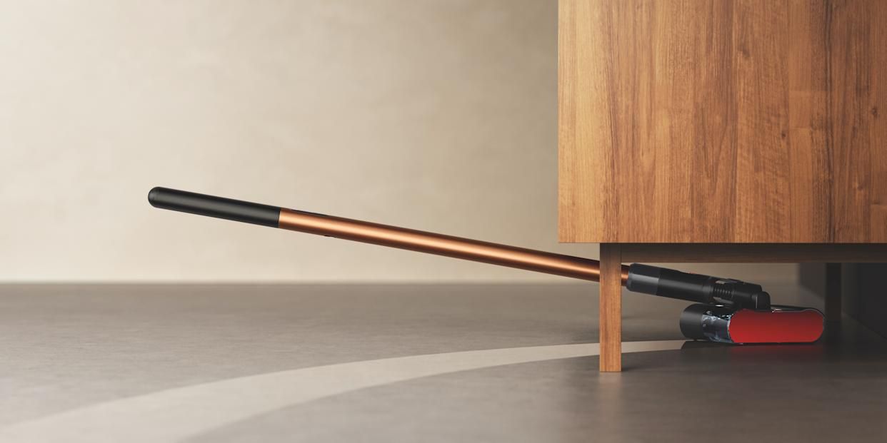 Dyson PencilWash pod meblami