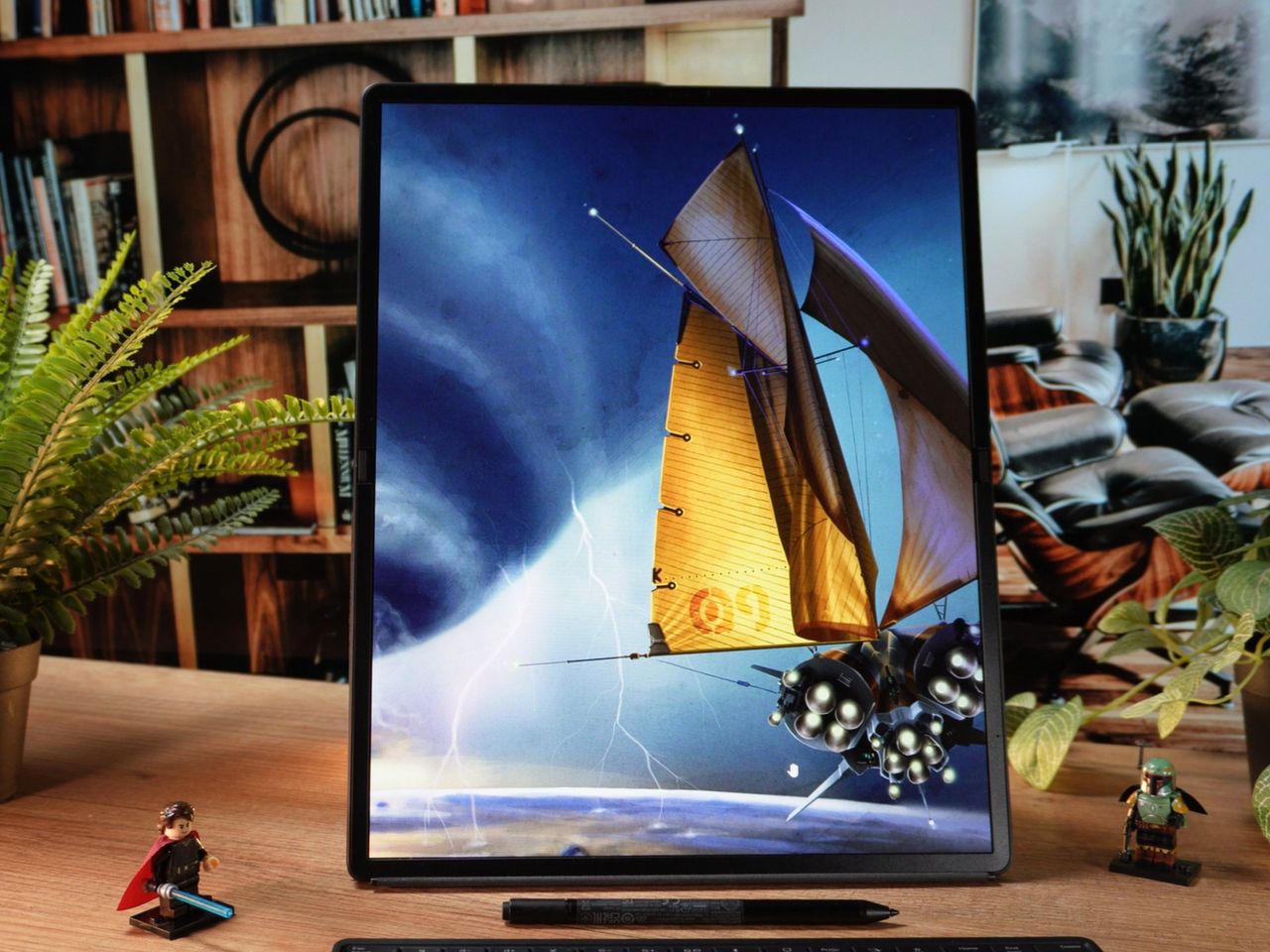 Ekran Lenovo ThinPad X1 Fold 16 jest wielki i ma proporcje 4:3