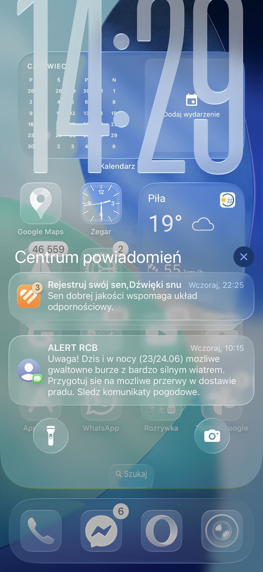 iOS 26 Beta 2 (po lewej) i Beta 1 (po prawej)