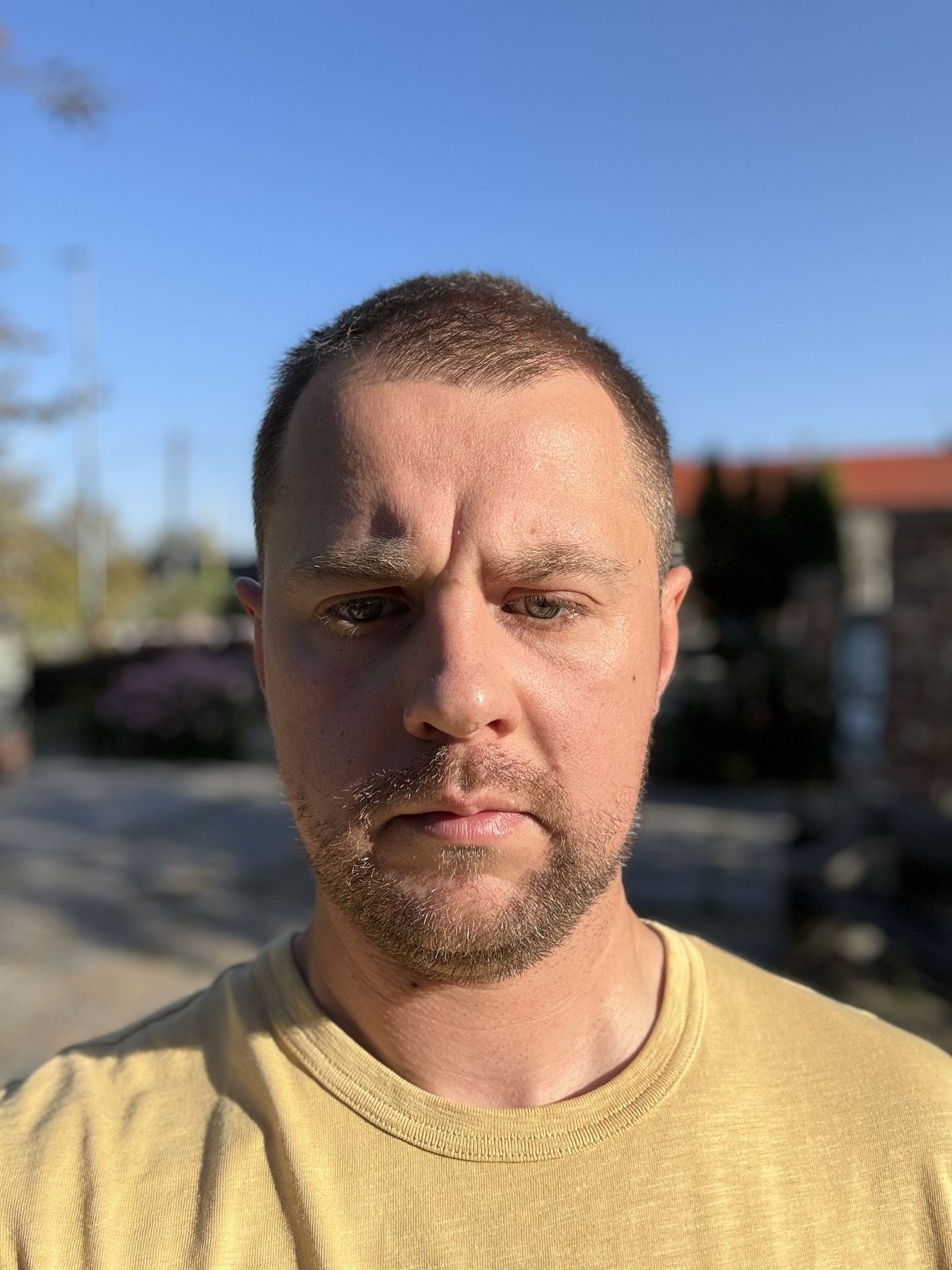 iPhone 15 - zdjęcie portretowe, aparat przedni