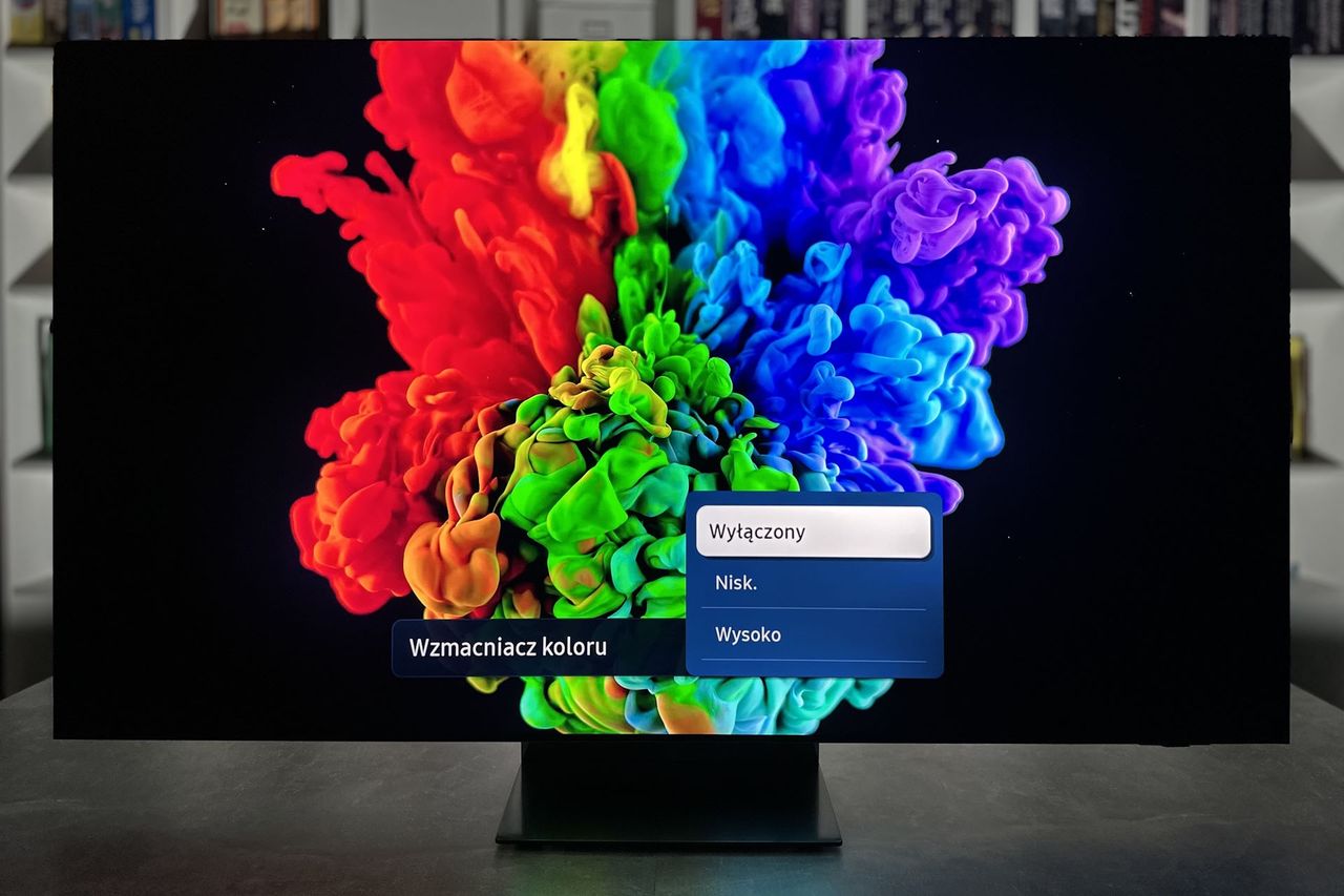 Samsung Excellence Line 8K QN900D - wzmacniacz kolorów off