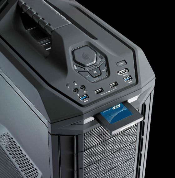 Cooler Master Storm Trooper - przedni panel