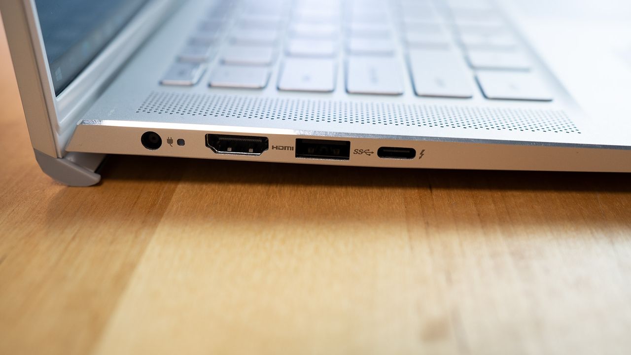 Dell Inspiron 14 7000 - porty z lewej