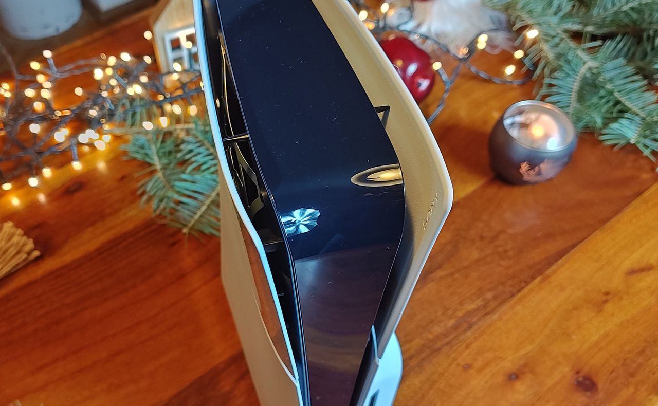 PS5 Slim - brak użebrowania