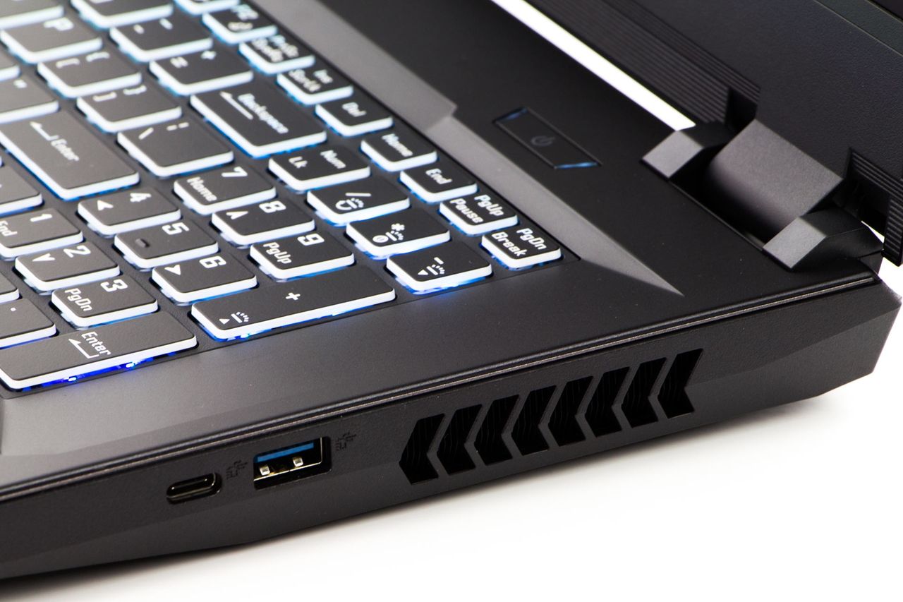 Hyperbook SL704 - prawy bok