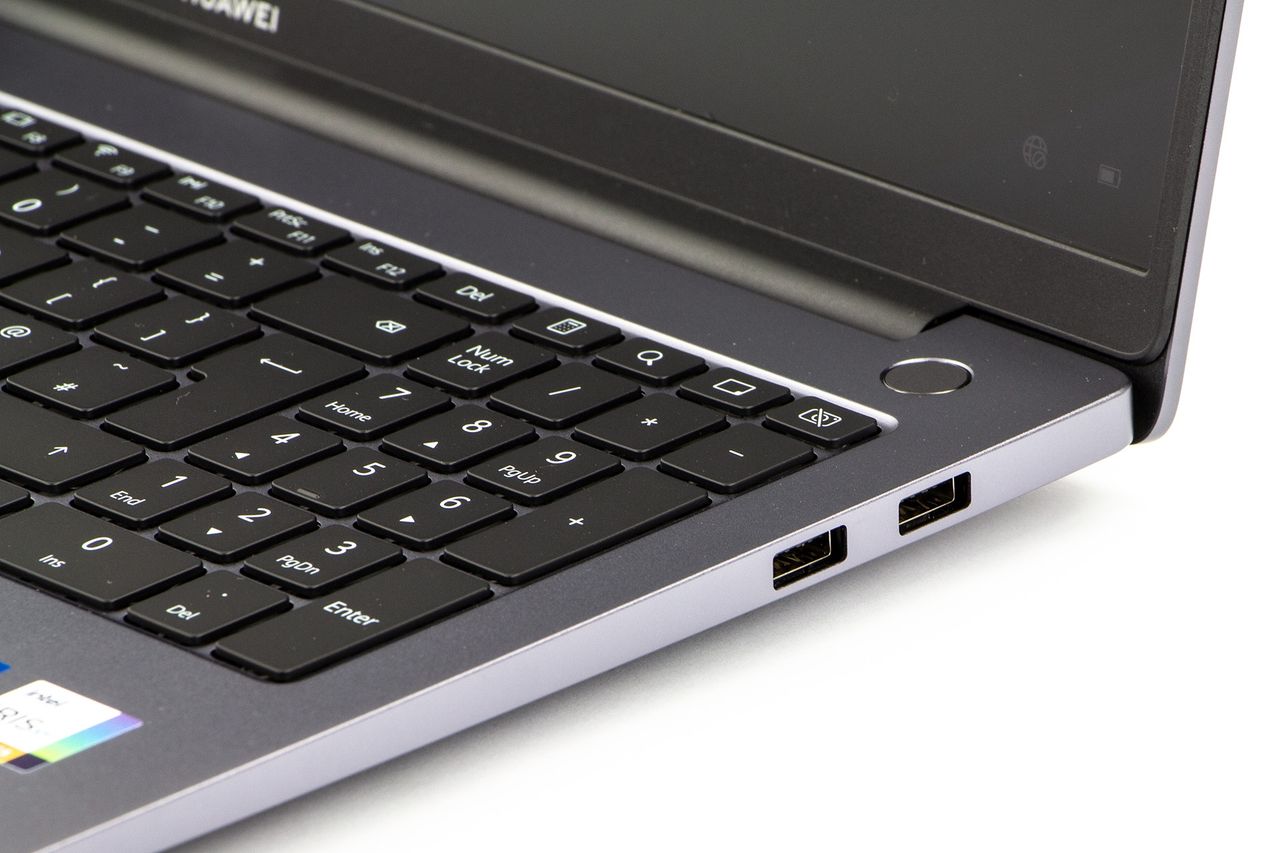 Huawei MateBook D 16 - Porty po prawej