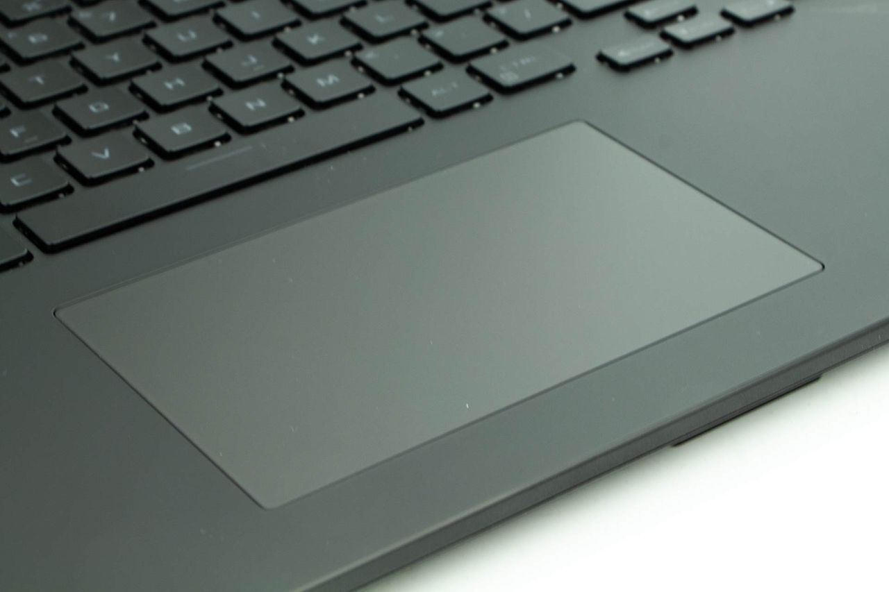 ASUS ROG Strix SCAR 17 G733P - touchpad
