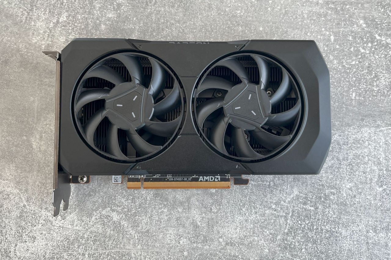 AMD Radeon RX 7600 - przód