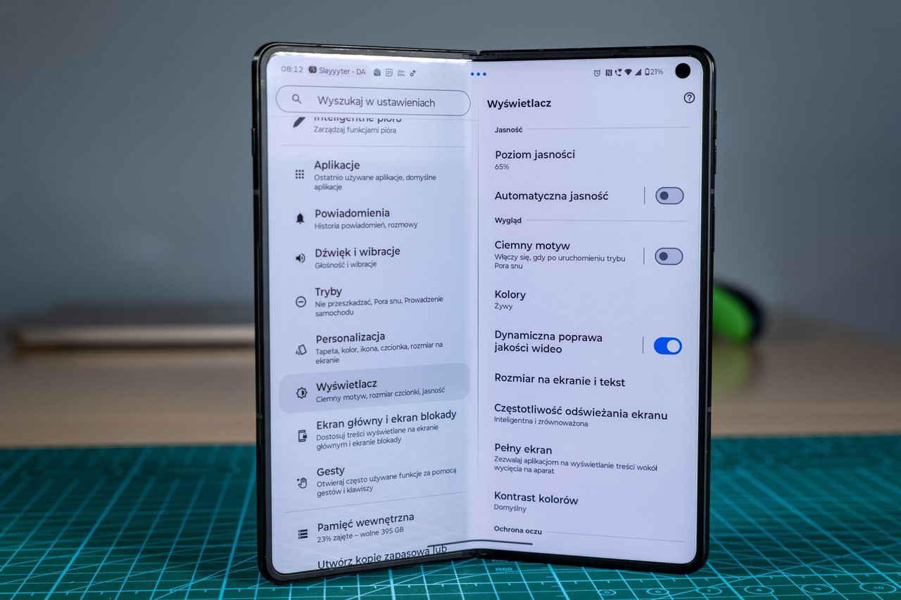 Ustawienia wyświetlaczy Motoroli razr fold