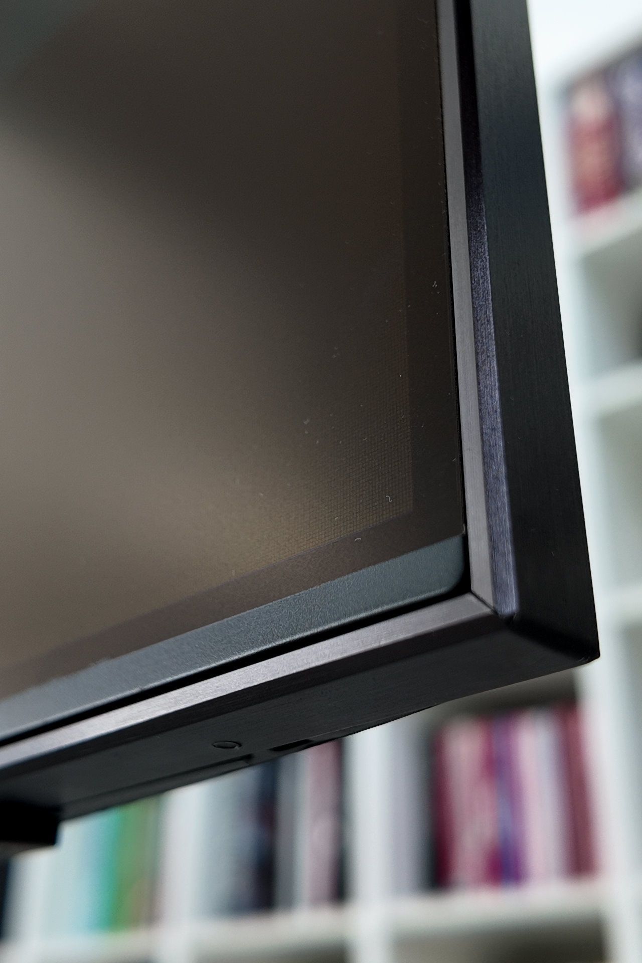 Samsung Neo QLED 65QN92F - narożnik dół