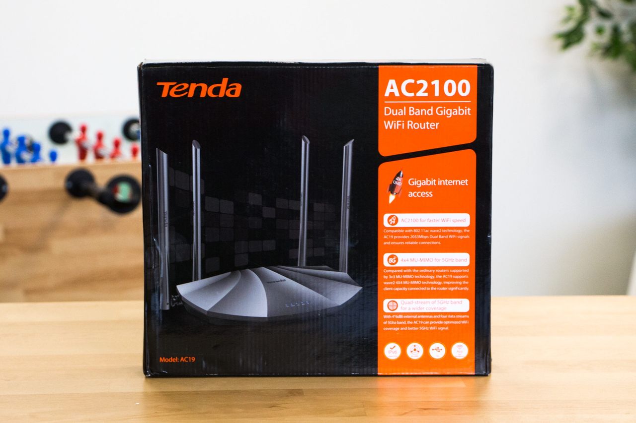 Tenda AC19 - opakowanie