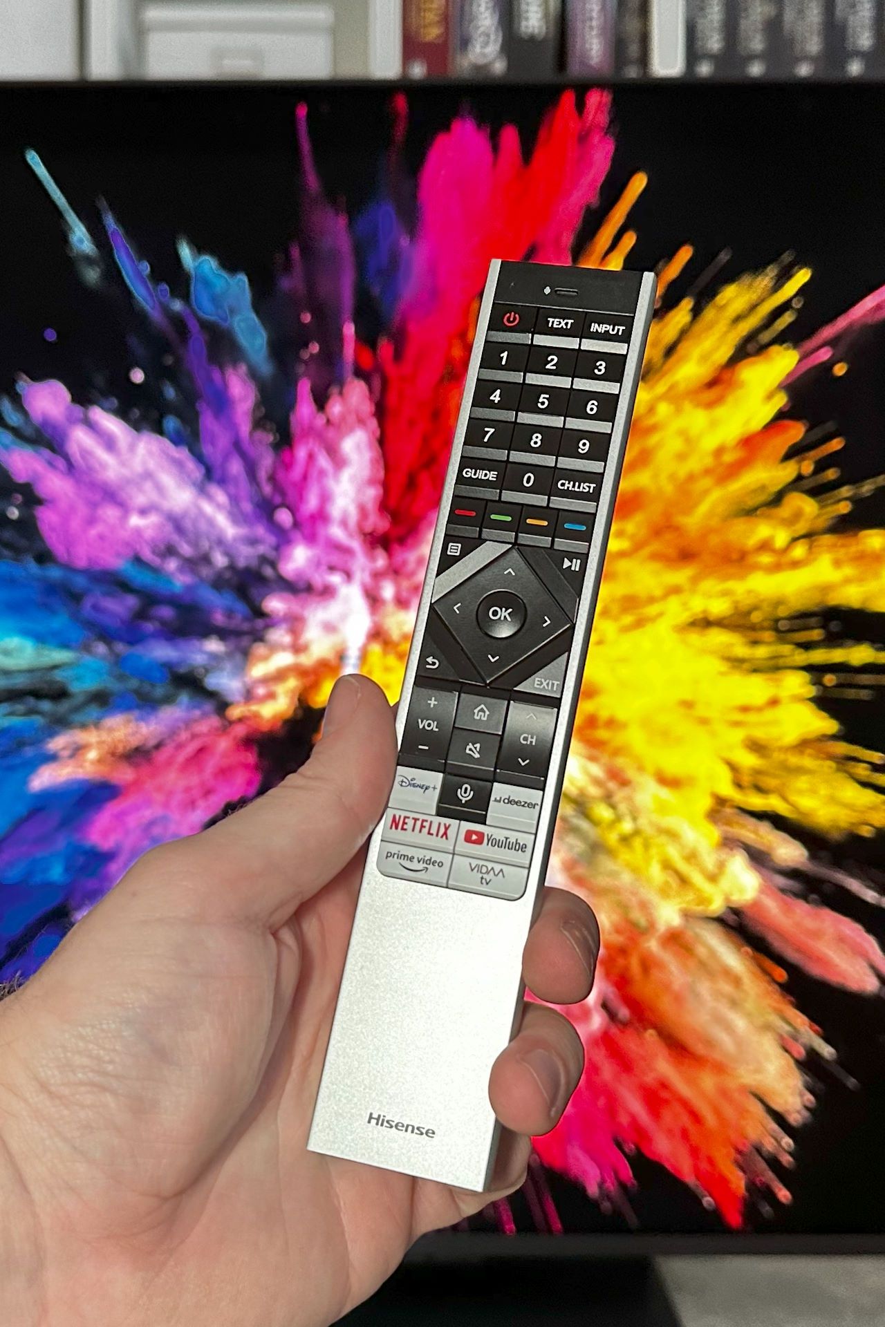 Hisense ULEX X 65UXKQ - pilot przód