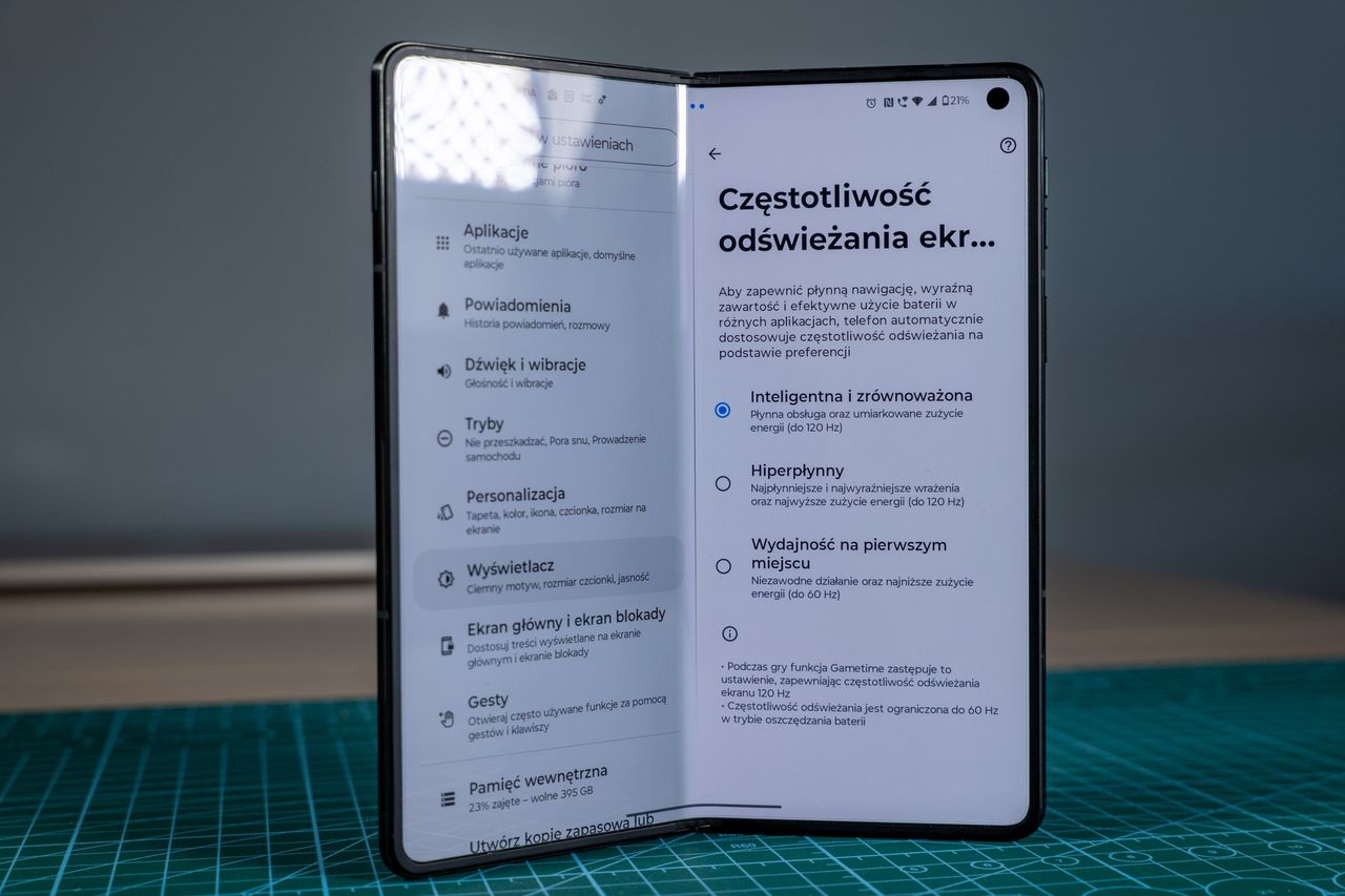 Ustawienia wyświetlaczy Motoroli razr fold