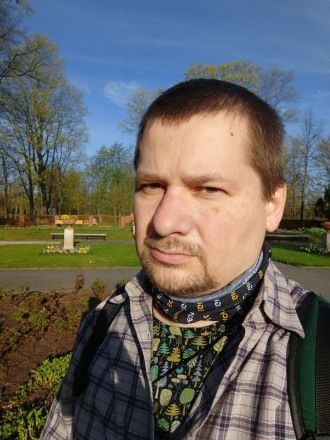Oppo Reno 3 - selfie twarz w słońcu