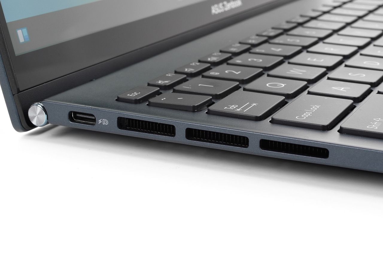 ASUS Zenbook S 13 OLED AMD - porty po lewej