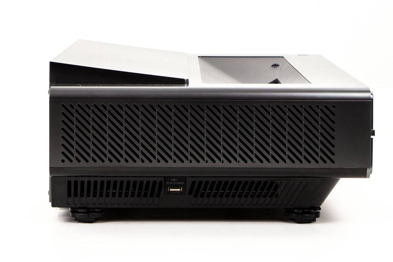 Hisense PX1-PRO - z lewej strony