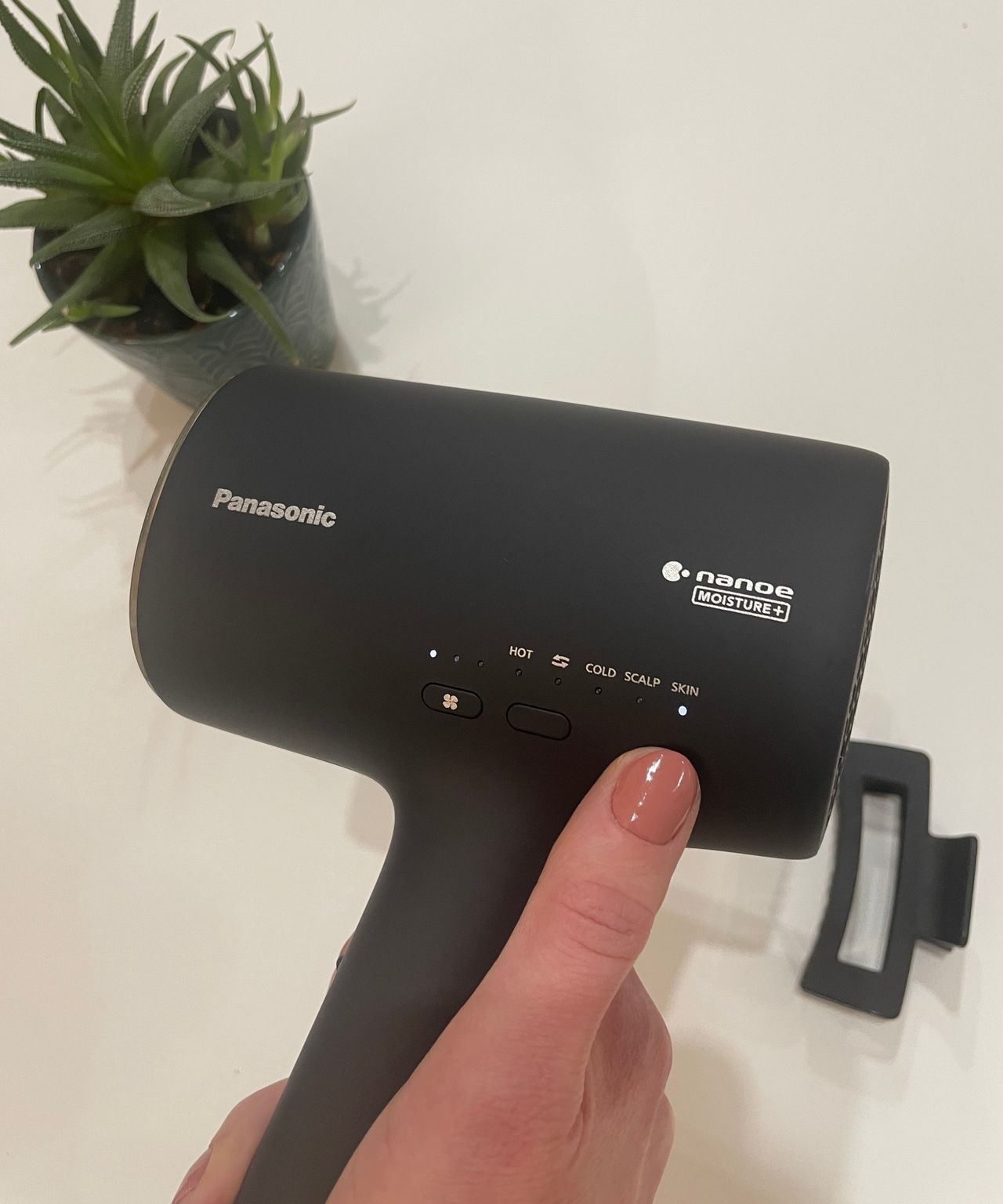 Panasonic EH-NA0J-N825 funkcja Skin Care