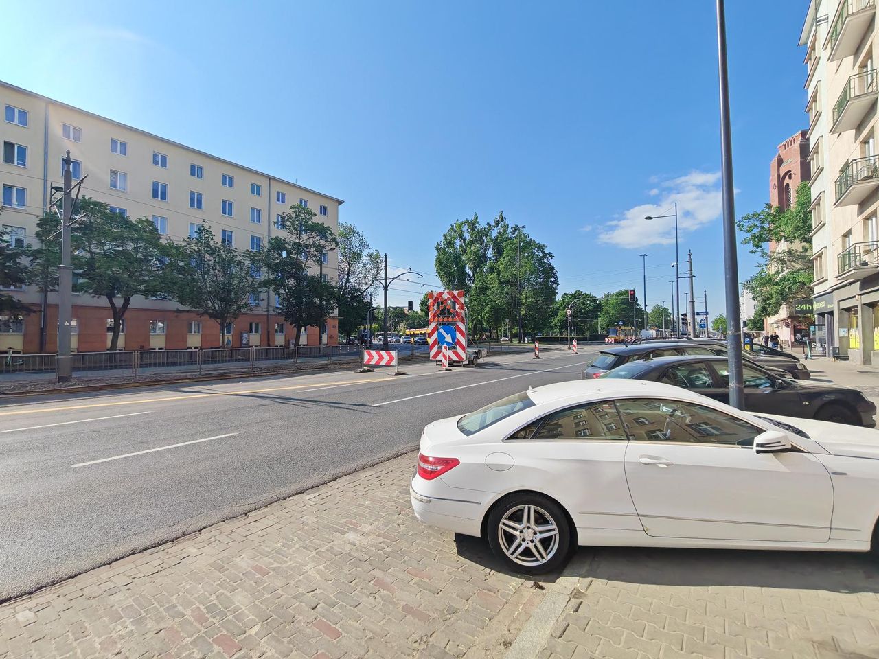Przykładowe zdjęcia z aparatu ultraszerokokątnego Honora 600