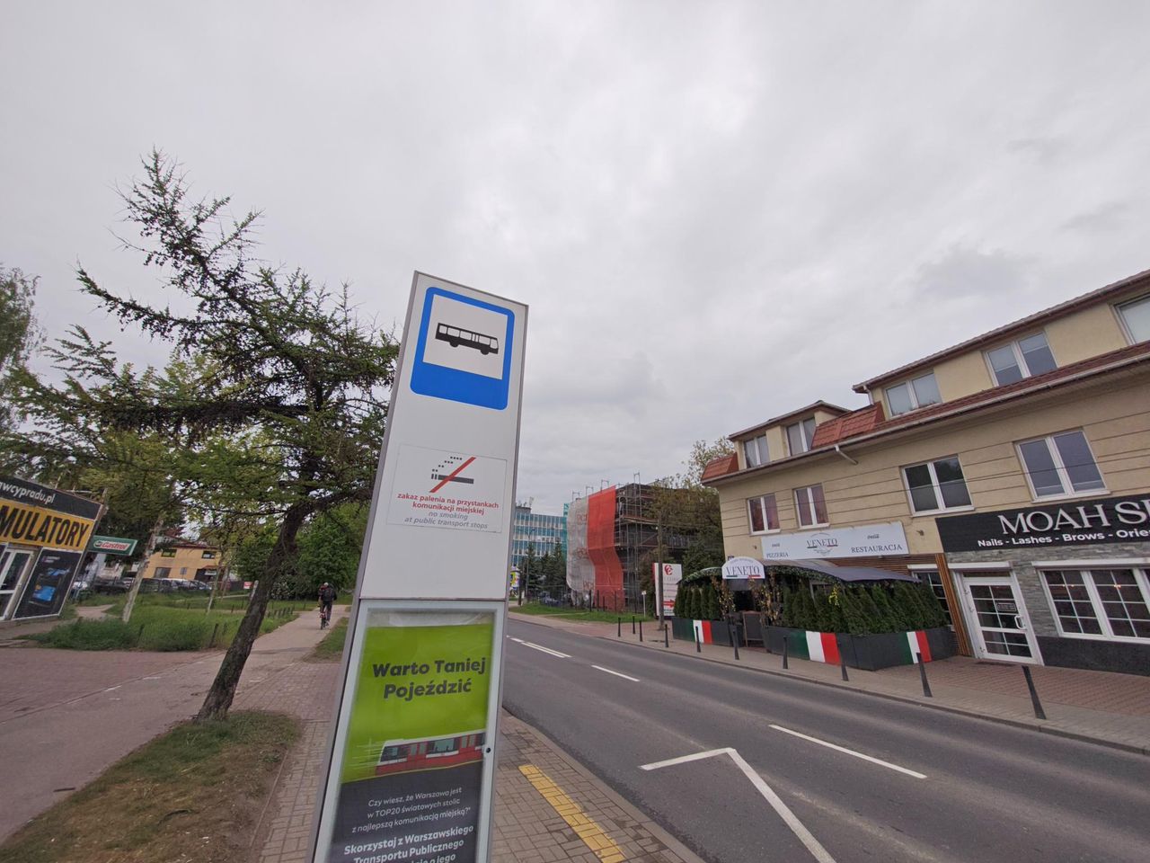 Motorola razr fold- zdjęcia z aparatu ultraszerokokątnego